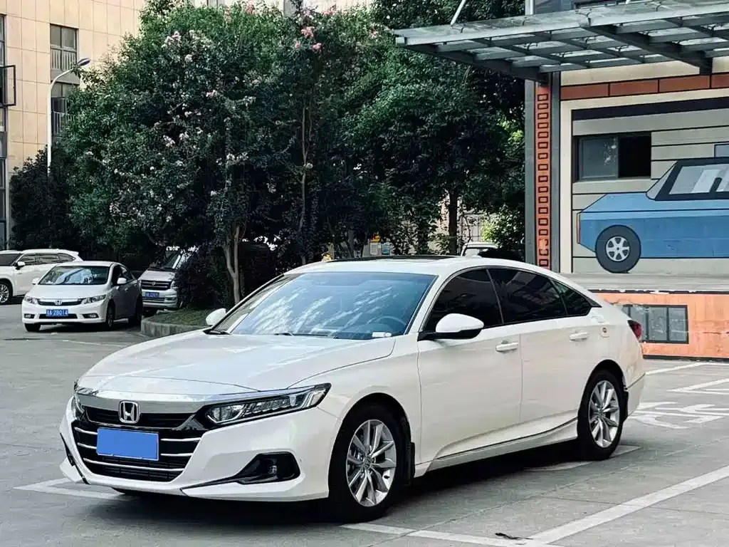 Honda Accord — фото 1