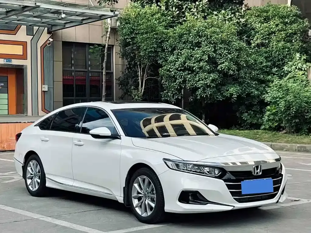 Honda Accord — фото 8