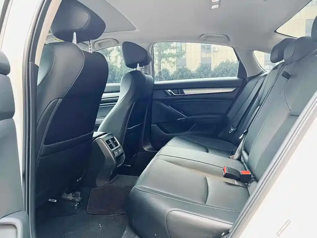 Honda Accord — фото 5