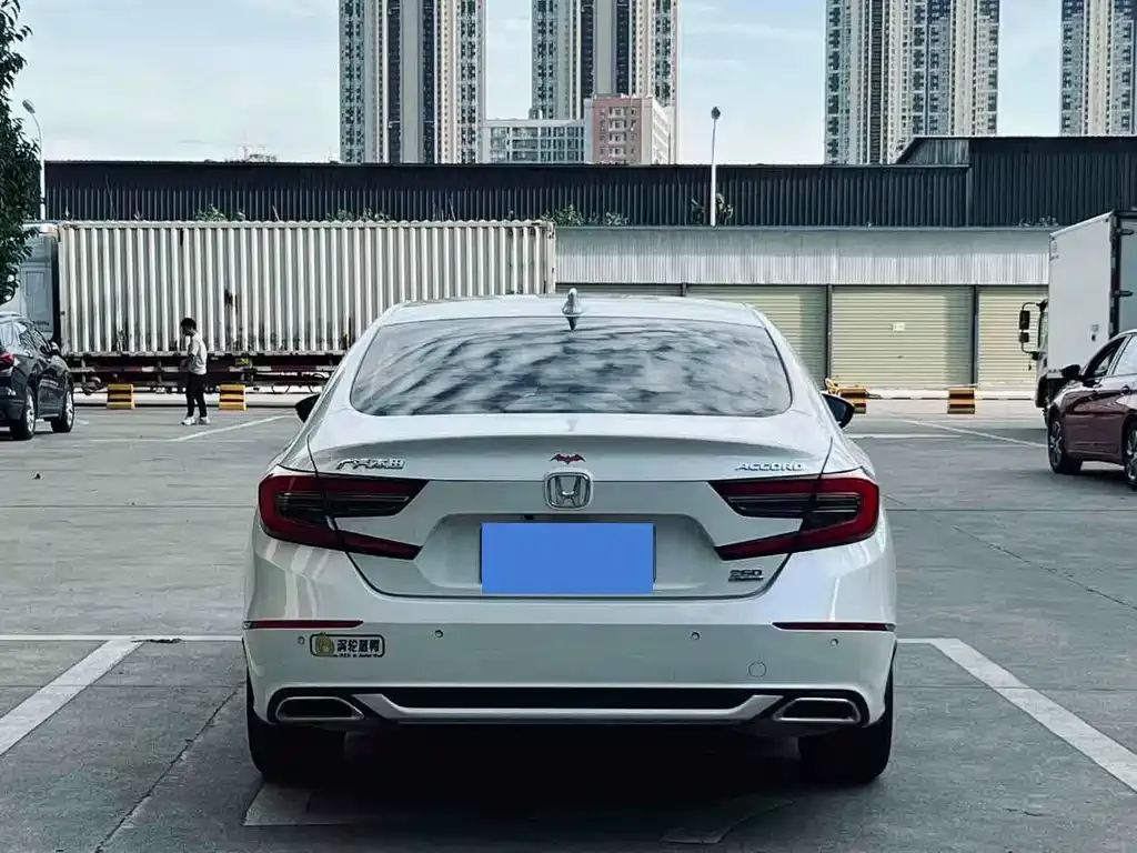 Honda Accord — фото 6
