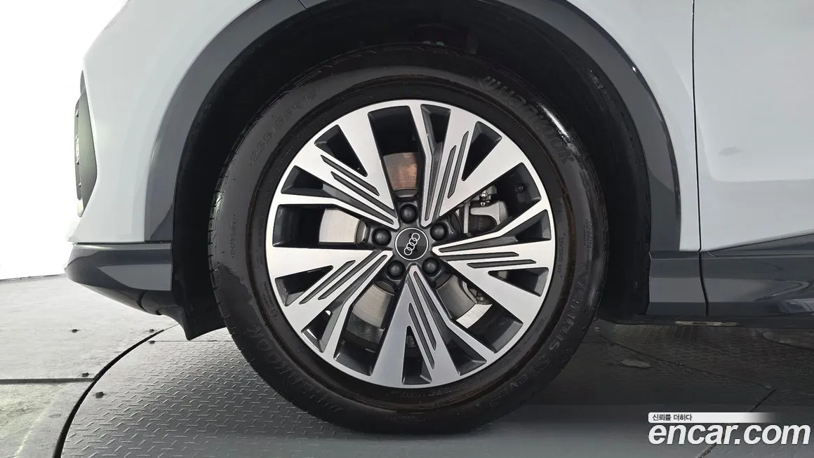 Audi Q4 e-tron 2025 из KR, фото 4