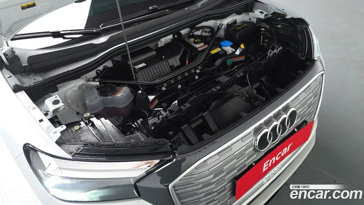 Audi Q4 e-tron 2025 из KR, фото 8