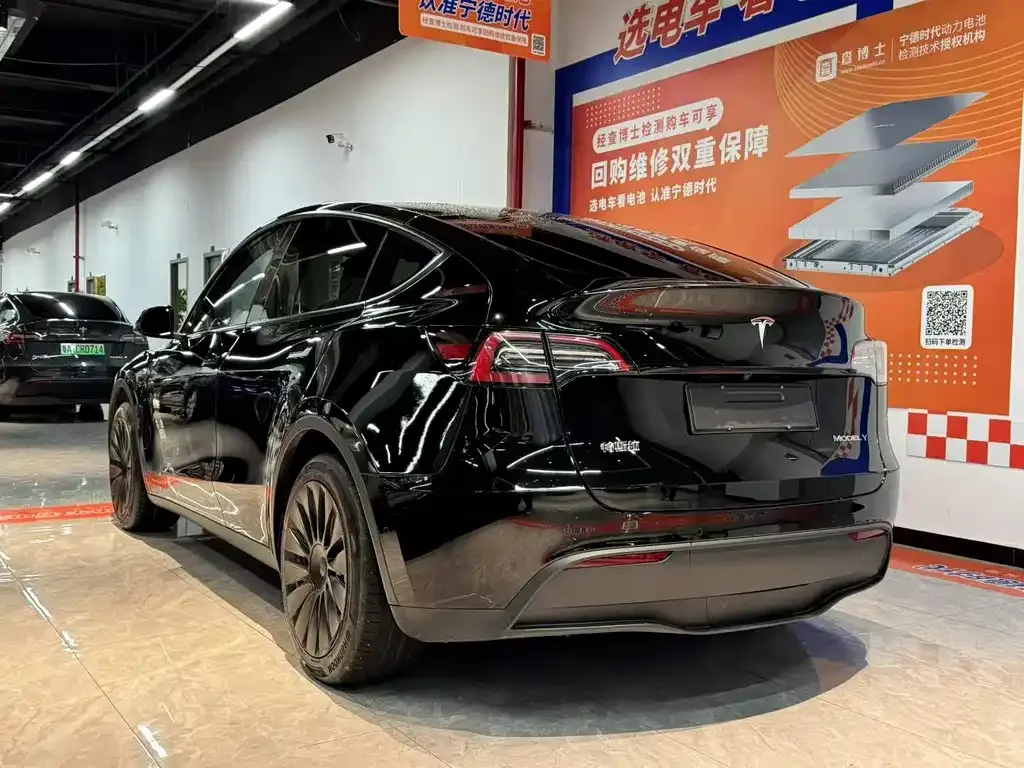 Tesla Model Y 2023 из CN, фото 3