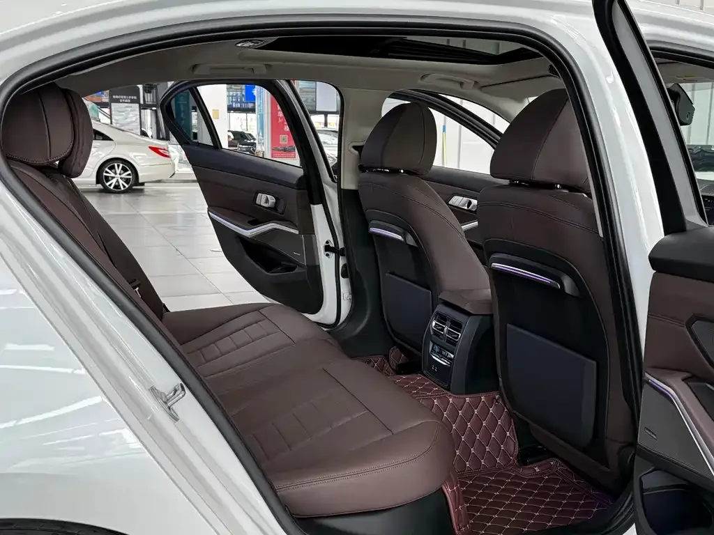BMW 3 Series 2021 из CN, фото 7