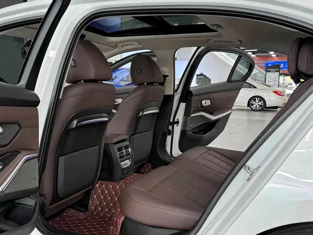 BMW 3 Series 2021 из CN, фото 5