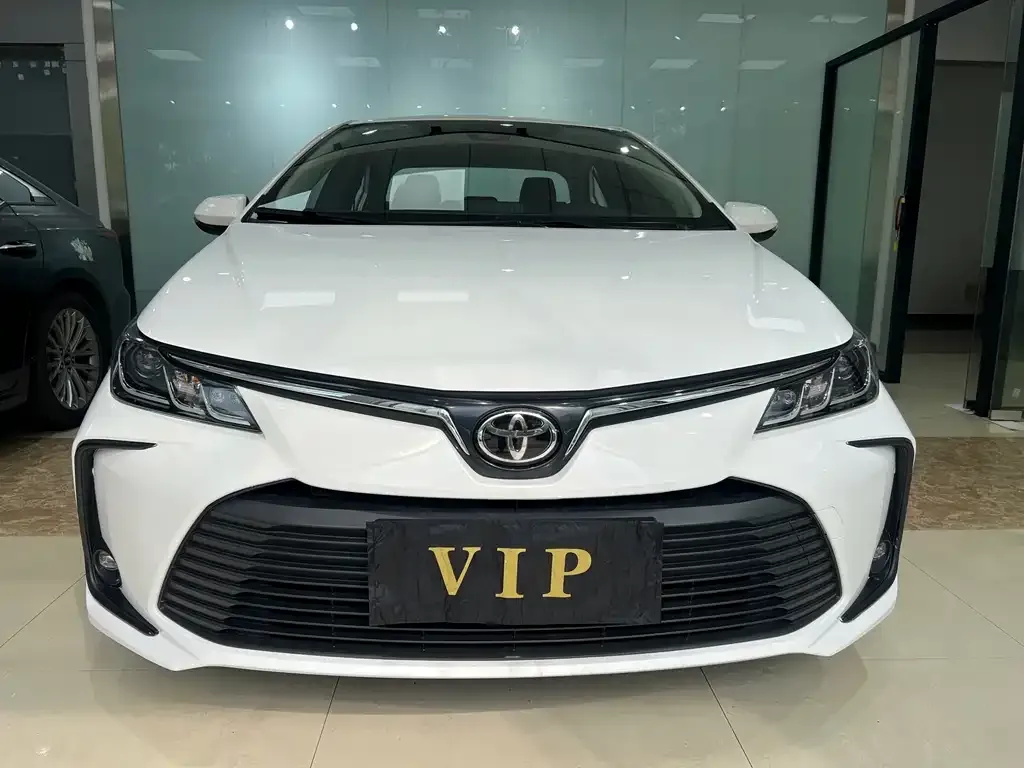 Toyota Corolla 2024 из CN, фото 1