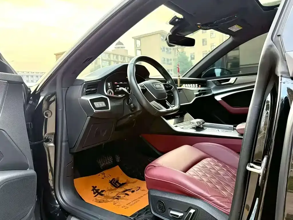 Audi A7L 2024 из CN, фото 6
