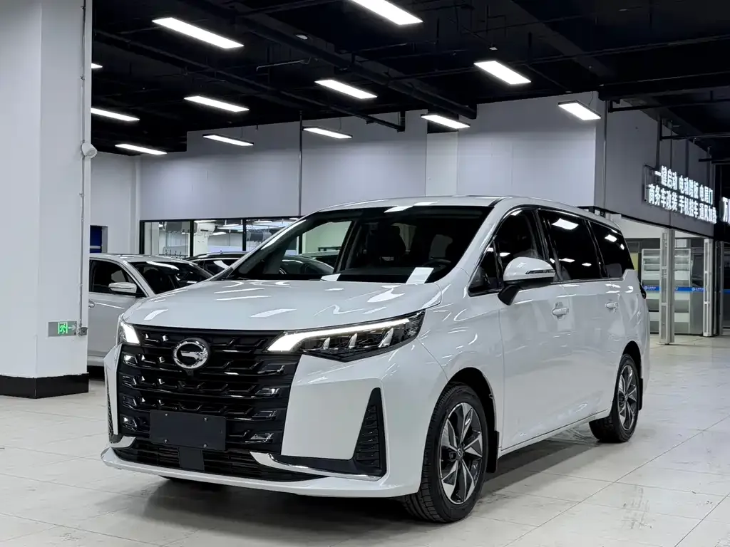 GAC Motor Trumpchi M6 — фото 1