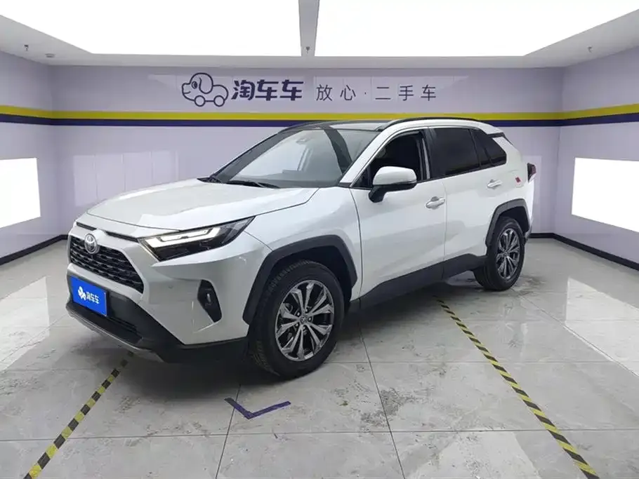 Toyota RAV4 — фото 1