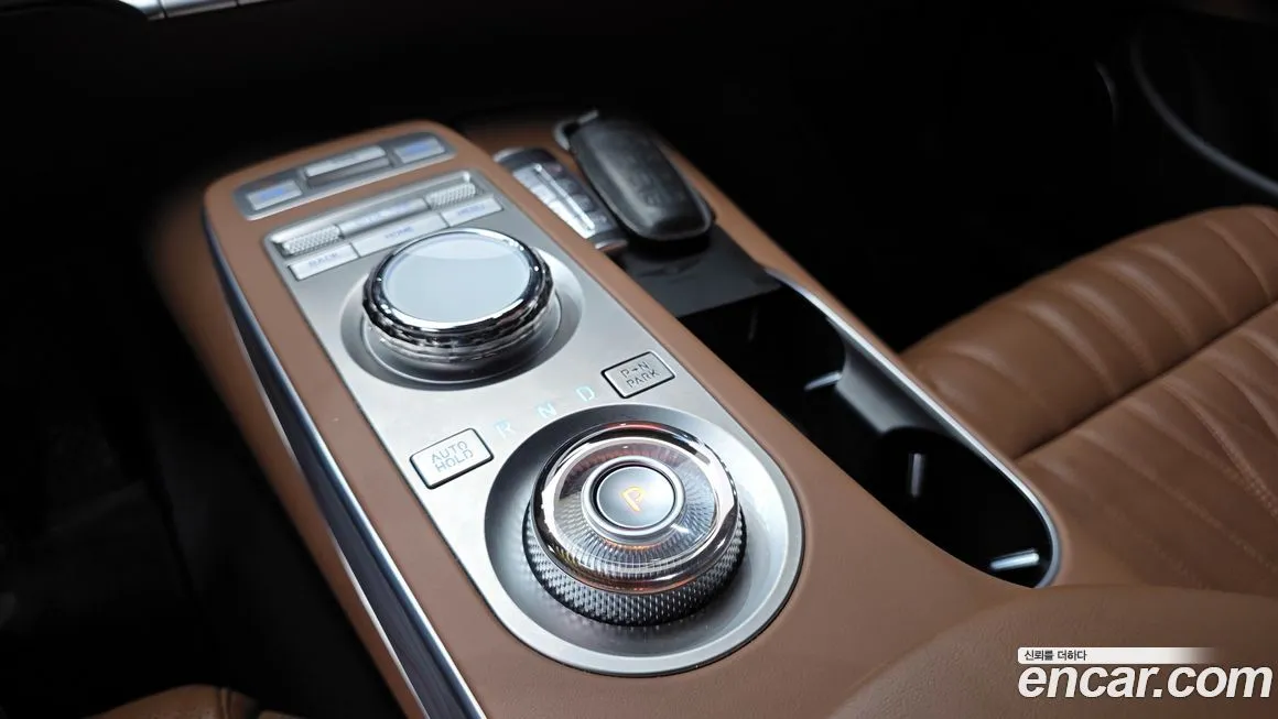 Genesis GV70 — фото 2