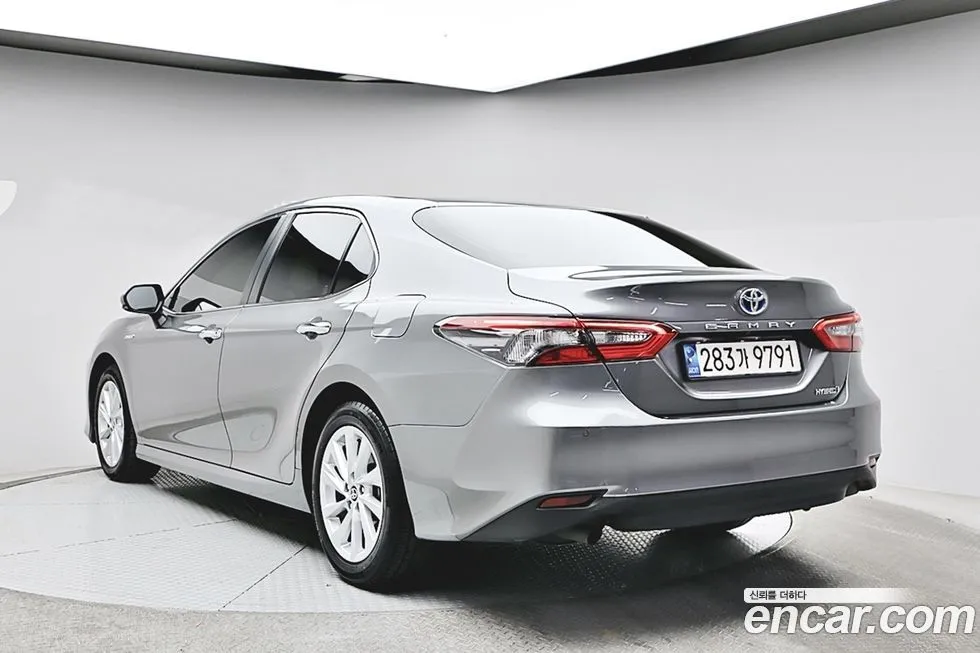 Toyota Camry — фото 4