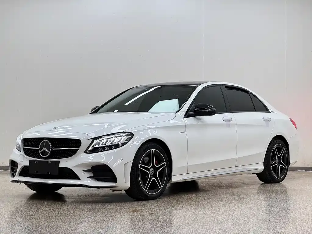 Mercedes-Benz C-Class — фото 1