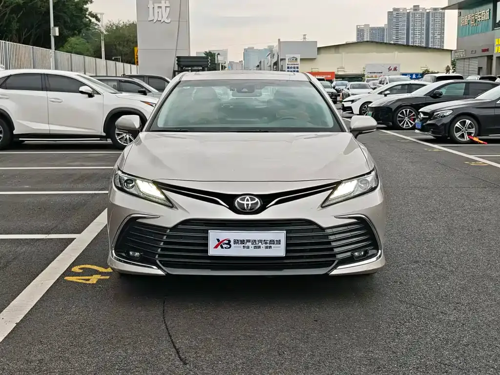 Toyota Camry — фото 4