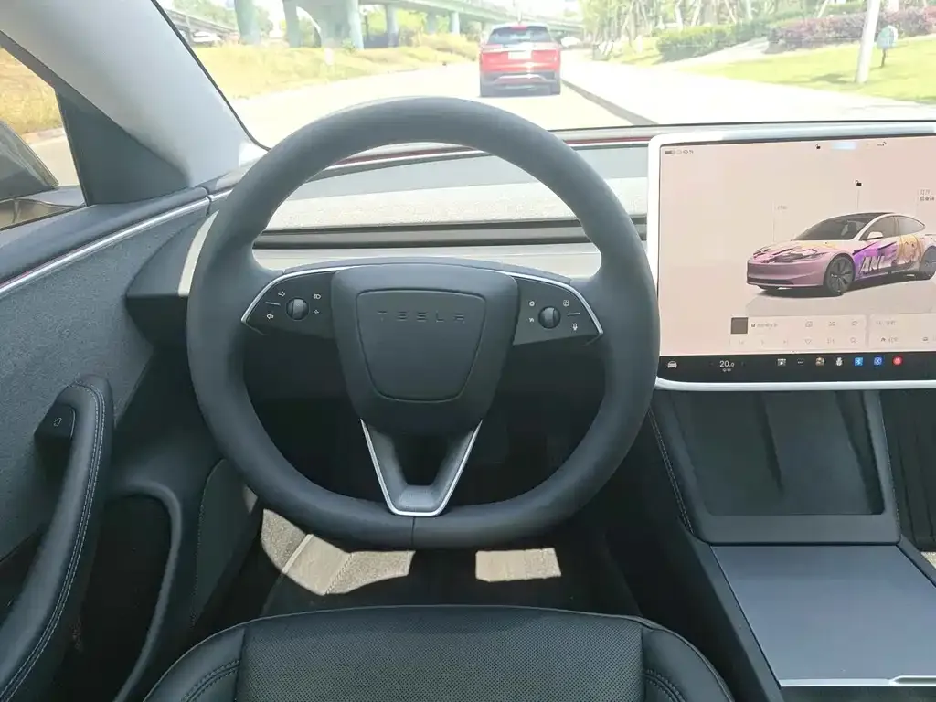 Tesla Model 3 — фото 9