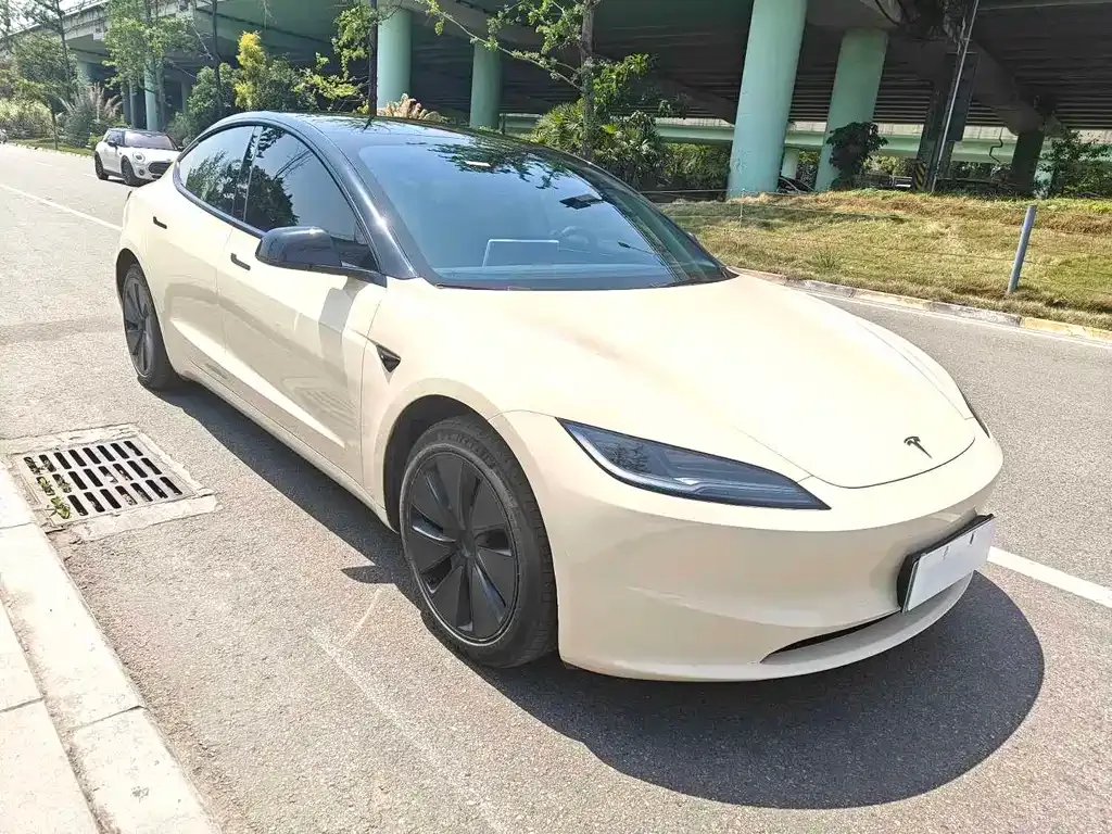 Tesla Model 3 — фото 8