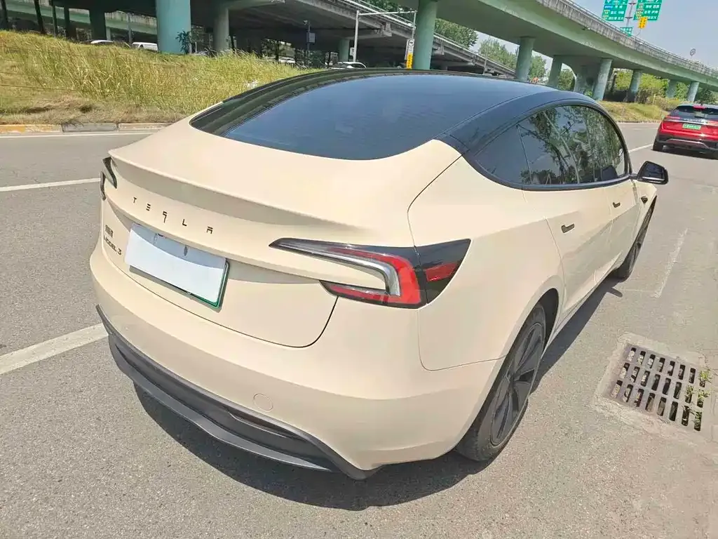 Tesla Model 3 — фото 3