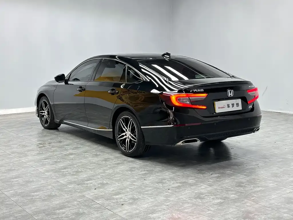 Honda Accord — фото 9