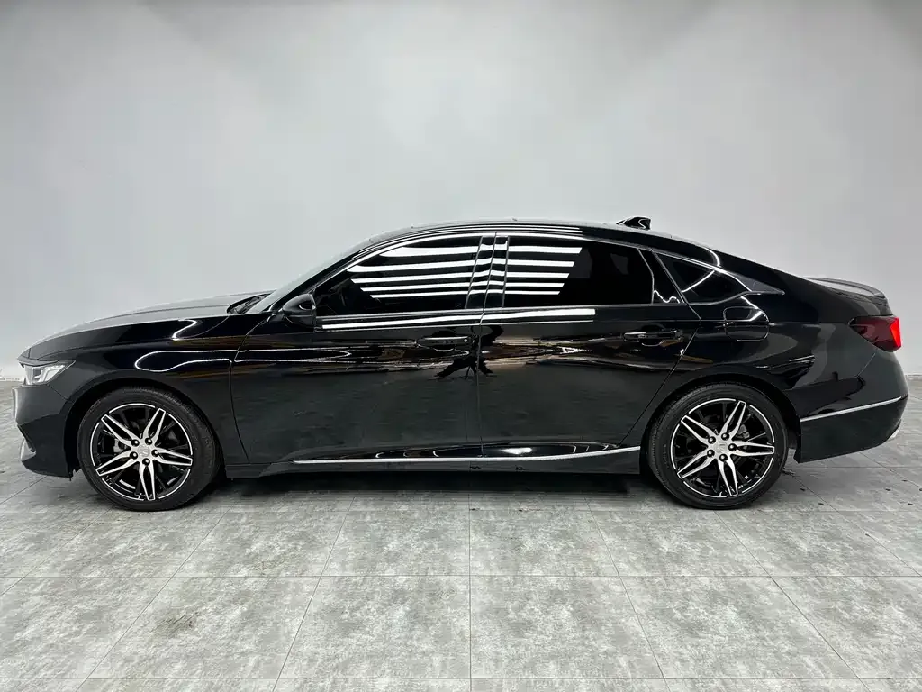 Honda Accord — фото 10