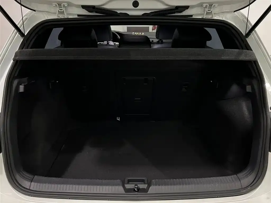 Volkswagen Golf 2022 из CN, фото 3