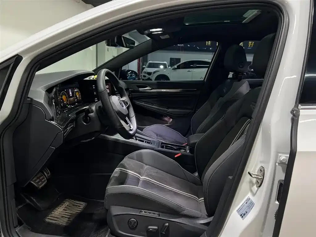 Volkswagen Golf 2022 из CN, фото 8
