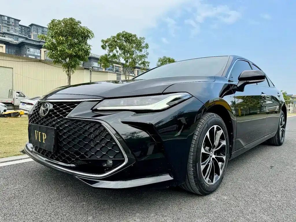 Toyota Avalon — фото 10