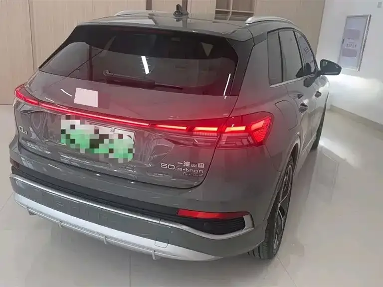 Audi Q4 e-tron — фото 2