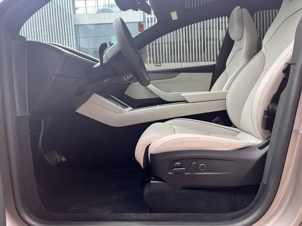 Tesla Model Y L 2025 из CN, фото 2