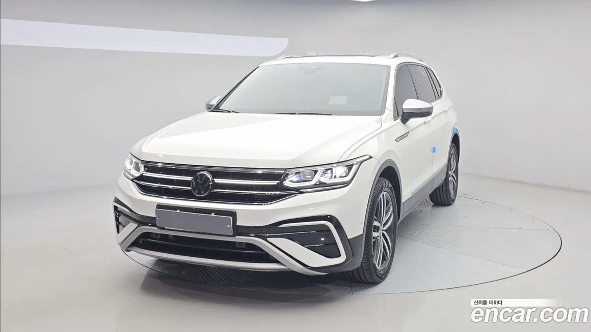 Volkswagen Tiguan — фото 1