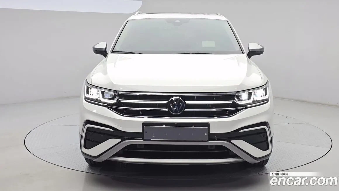 Volkswagen Tiguan — фото 6