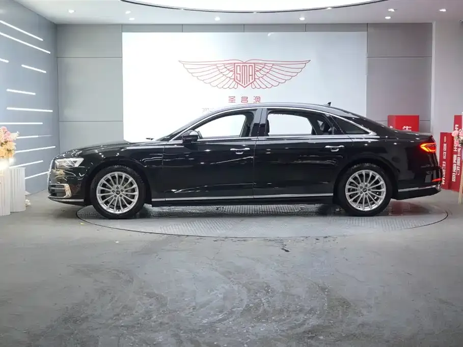 Audi A8 — фото 3