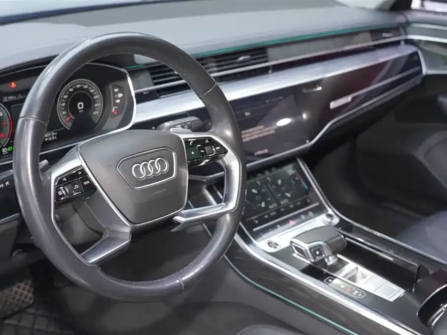 Audi A8 — фото 10