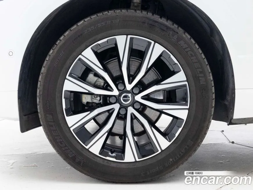 Volvo XC60 — фото 9