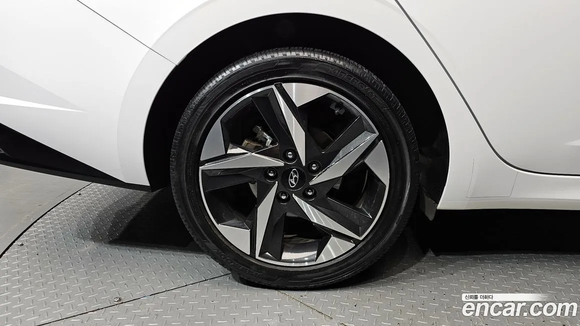 Hyundai AVANTE — фото 4