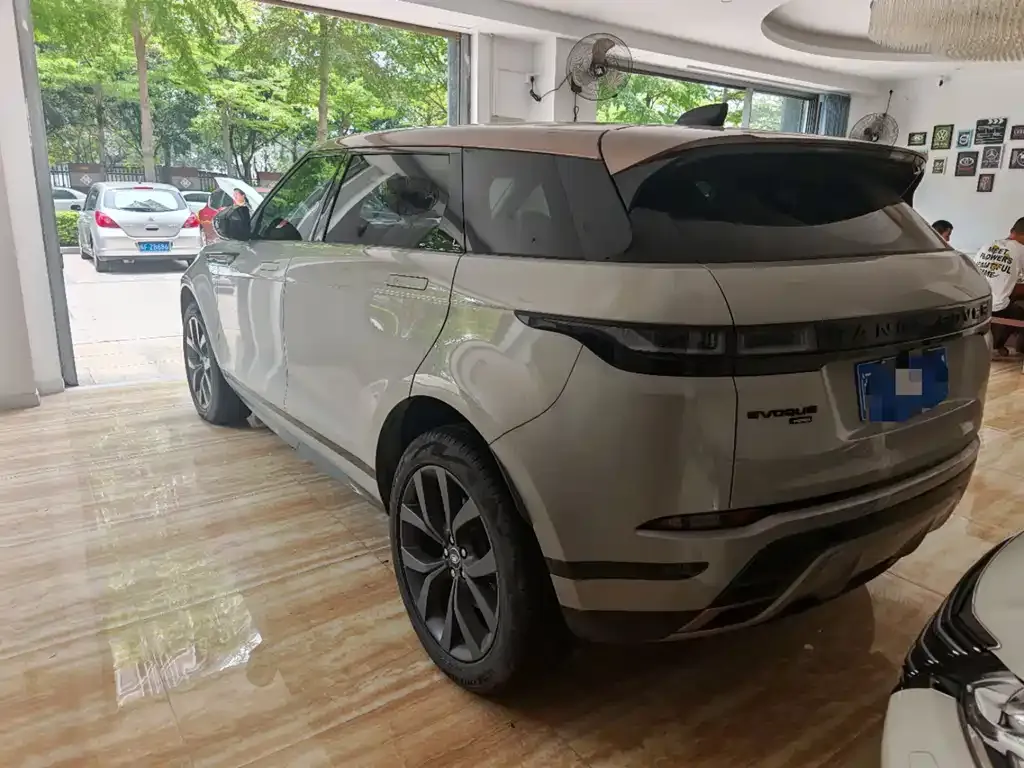 Land Rover Evoque — фото 5
