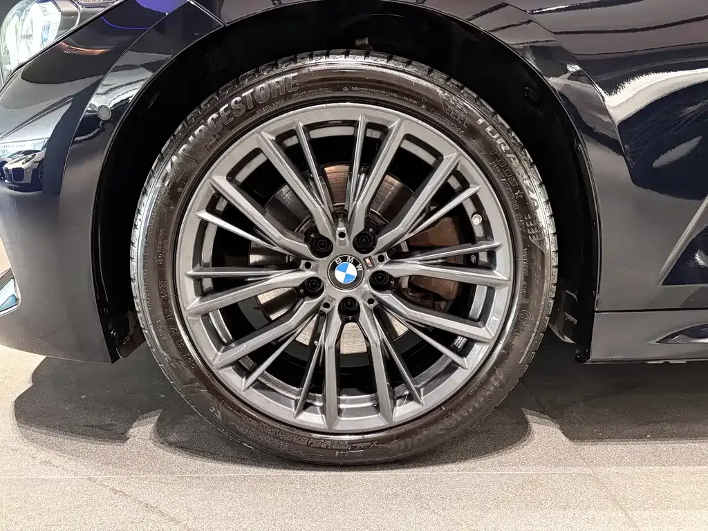 BMW 3 Series 2023 из CN, фото 8
