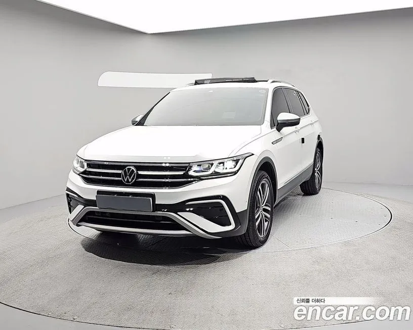Volkswagen Tiguan — фото 1