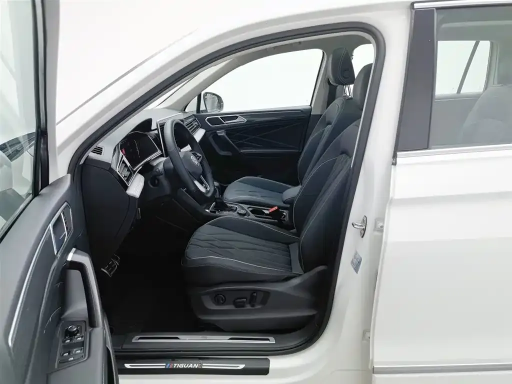 Volkswagen Tiguan L 2022 из CN, фото 5
