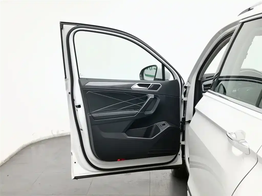 Volkswagen Tiguan L 2022 из CN, фото 9