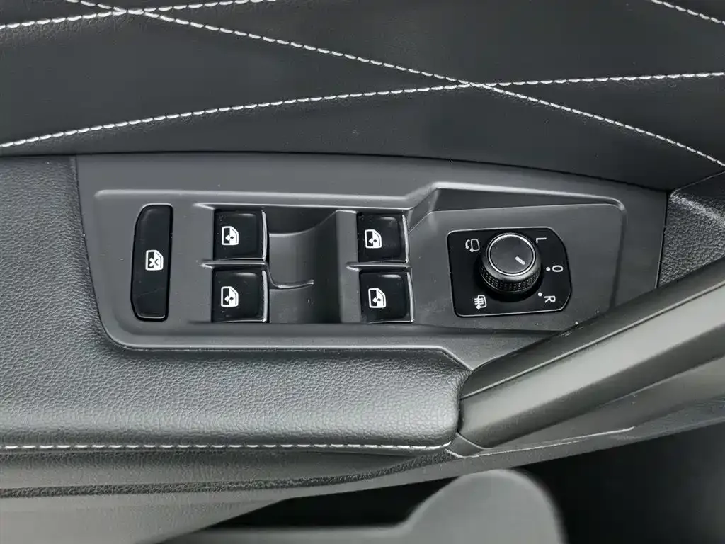 Volkswagen Tiguan L 2022 из CN, фото 6
