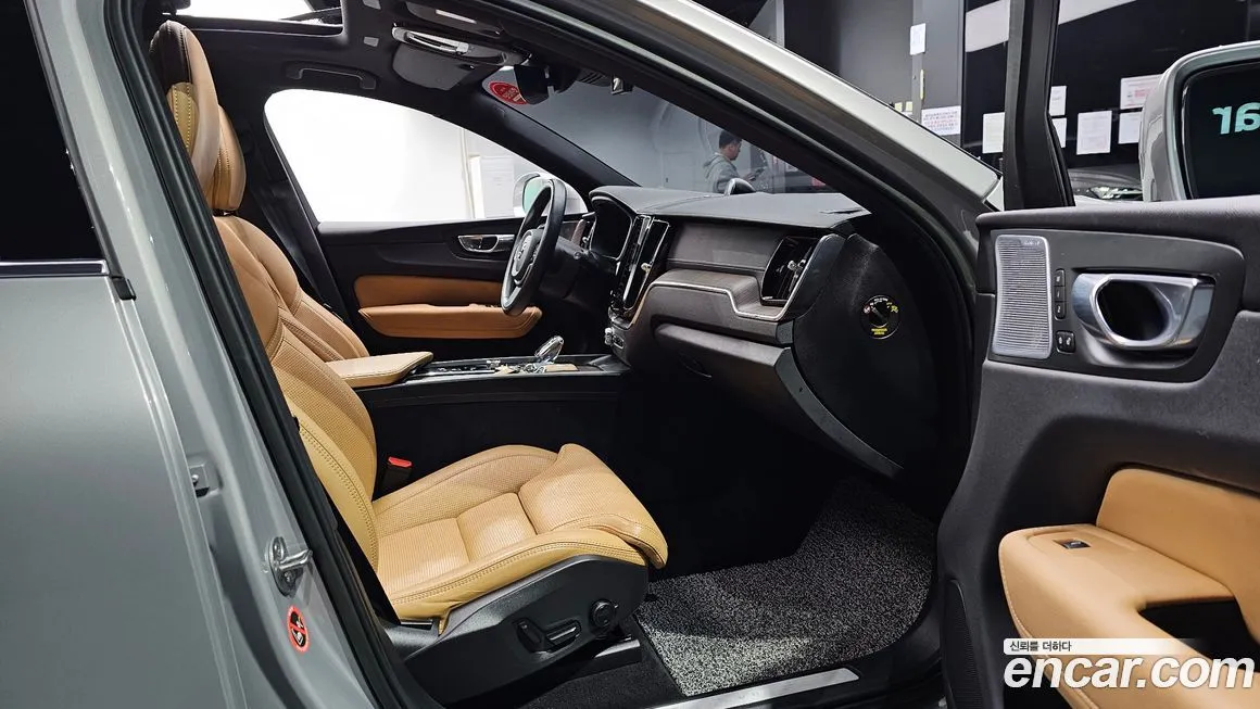 Volvo XC60 2022 из KR, фото 8