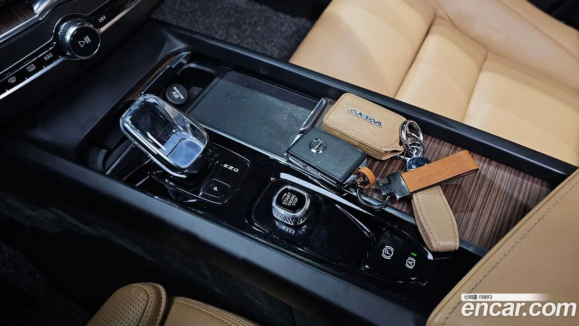 Volvo XC60 2022 из KR, фото 7