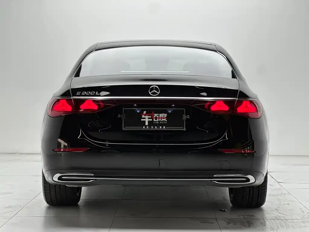 Mercedes-Benz E-Class 2024 из CN, фото 2
