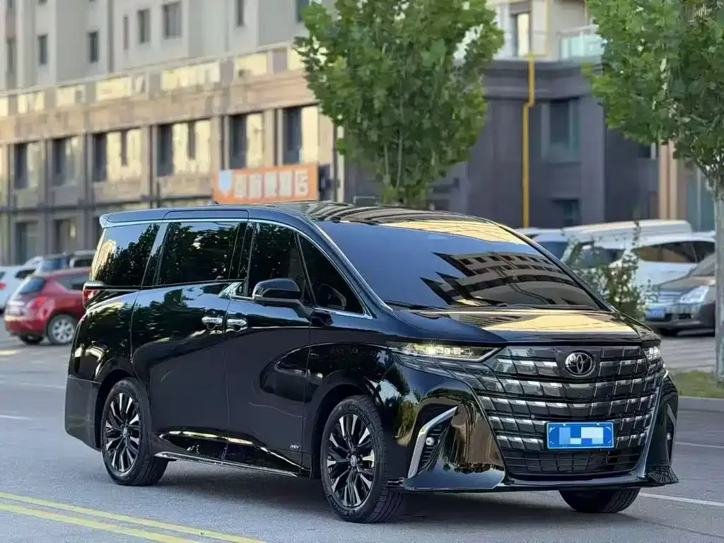 Toyota Alphard — фото 4