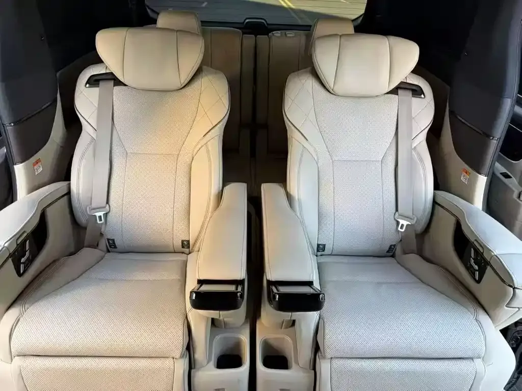 Toyota Alphard — фото 9