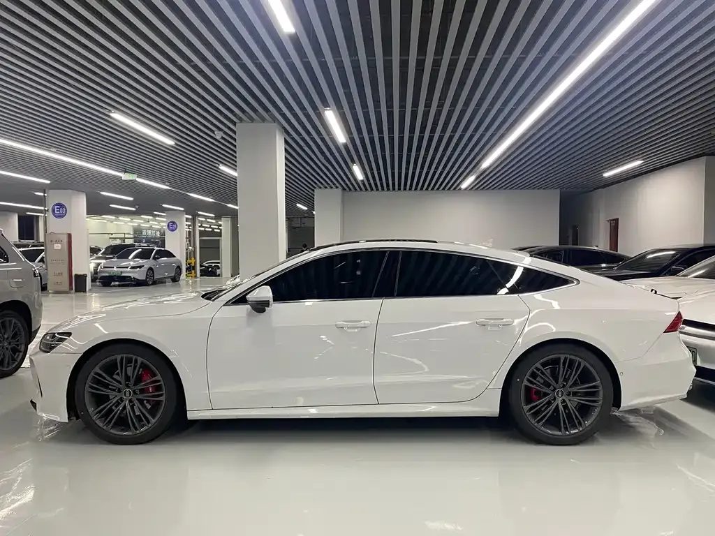 Audi A7 2022 из CN, фото 5