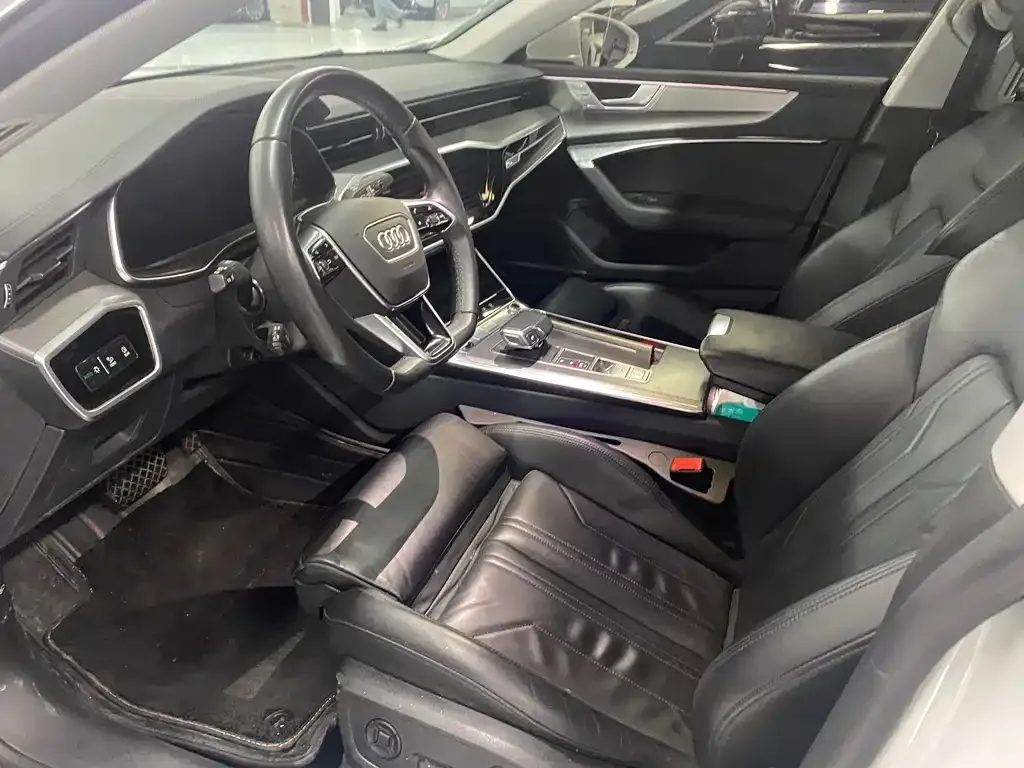 Audi A7 2022 из CN, фото 10
