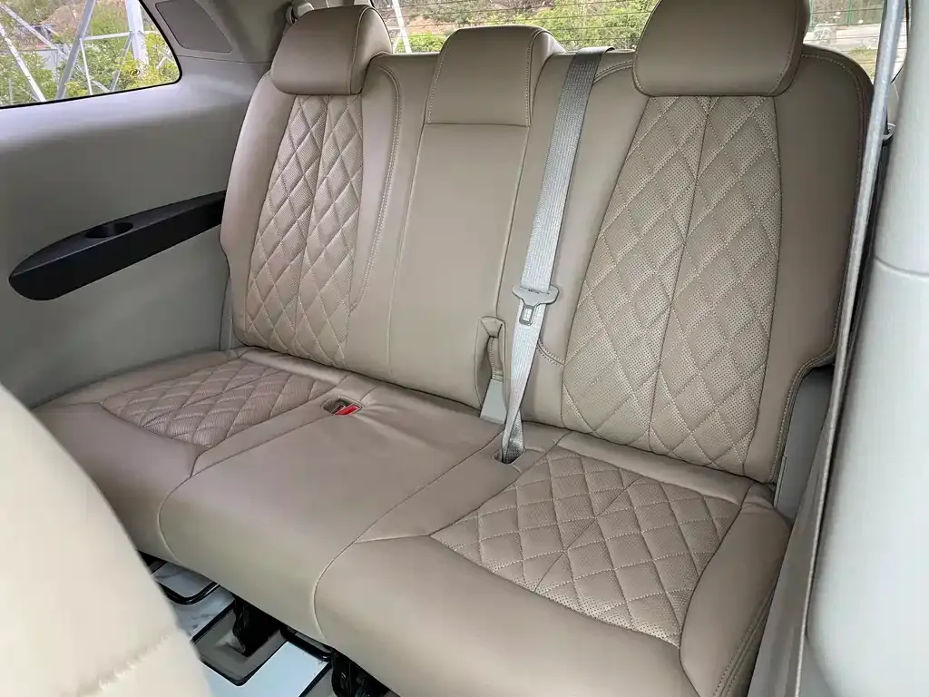 Buick GL8 2023 из CN, фото 2