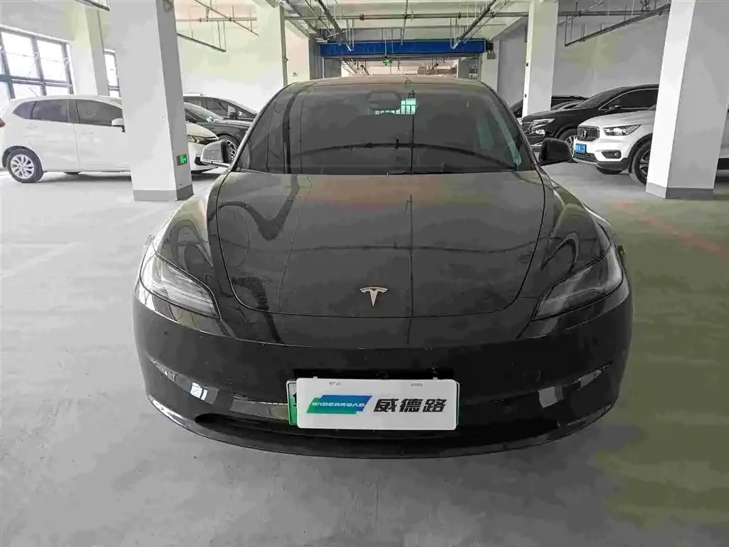 Tesla Model 3 — фото 10