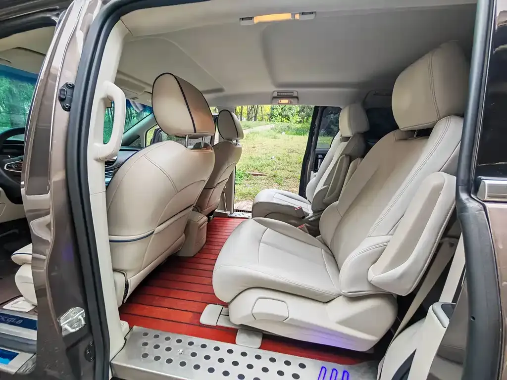 Buick GL8 2021 из CN, фото 9