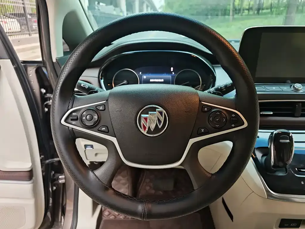 Buick GL8 2021 из CN, фото 2